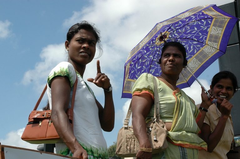 ශ්‍රී ලංකාවේ දේශපාලනය සහ ශ්‍රම බලකාය තුළ කාන්තාවෝ