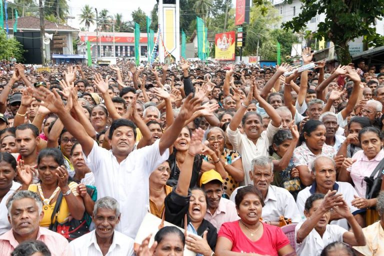 ජනතා පරමාධිපත්‍ය භික්ෂූන්වහන්සේලාට පූජා කර නැත