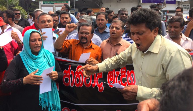 වාර්ගික ප්‍රචණ්ඩකාරීන් ආගමික සහ වාර්ගික බැදියාවන්ද  තරාතිරම සහ පූර්ව විශිෂ්ටතාද නොසලකා නීතිය හමුවට ගෙනෙන්න- ප්‍රජාතන්ත්‍රවාදය සඳහා නීතිඥයෝ