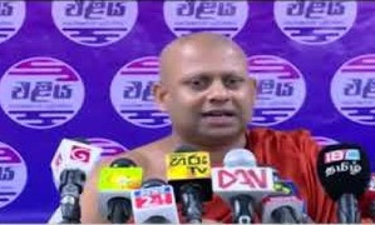 දේශපාලනය ආගමීකරණය වීම: අධිකාරීවාදී පෞරුෂයකට වහ වැටෙන අනියම් ප්‍රේමය – සරත් ද අල්විස්