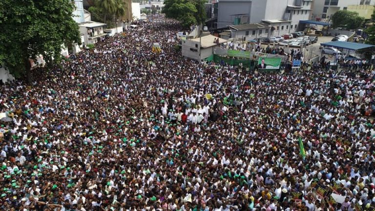 අවසානයේ ජනාධිපති සිරිසේන විසින් අගමැති රනිල් වඩාත් ශක්තිමත් කළේය