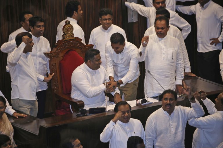 කතා නායක අසුන සහ ජනාධිපති අසුන – වසන්ත සිරි වටෙගාඩ