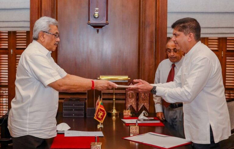 ඇමැති ලොහාන් රත්වත්තේ පාර්ලිමේන්තුව නොමඟ යවලා; මහර සිරකරුවන් මියගියේ වෙඩි ප්‍රහාරයකින්- වෛද්‍ය විශේඥ කමිටුව