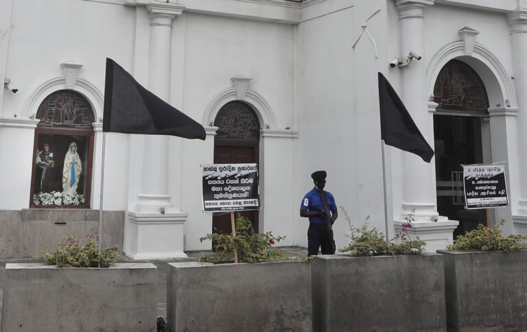 පාස්කු ප්‍රහාරය: මරාගෙන මැරෙන බෝම්බකරු ජමීල් ගේ නිවස පරීක්ෂාවට සීසීටීවී සවි කළේ කුමන බුද්ධි  සේවාවද? – සුනන්ද දේශප්‍රිය