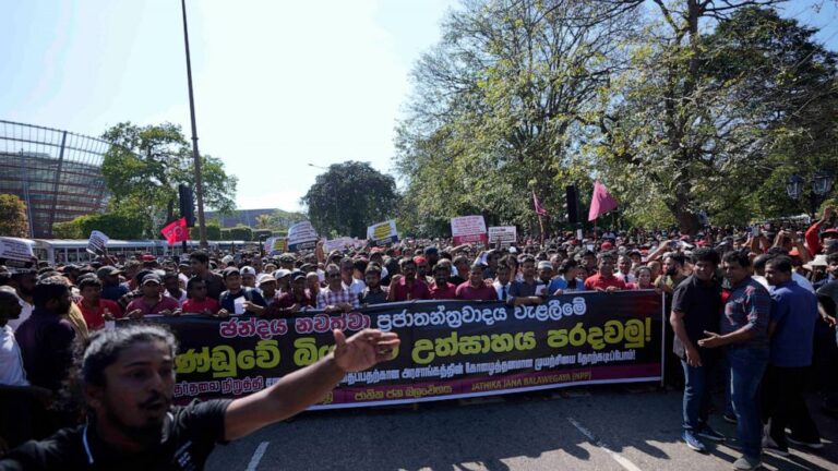 මුදල් අමාත්‍යංශයේ ලේකම්වරයාට හා නීතිපතිවරයාට තහනම් නියෝග: මැතිවරණයට වෙන්කල මුදල් දෙනු!