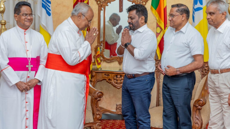 රතු එළියක්: “සීඅයිඩීය සුද්ද නොකර පාස්කු පරීක්ෂණය යළි පටන් ගන්න බැහැ, පටන් ගෙනත් නැහැ”