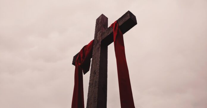 5536-cross-unsplashaliciaquan