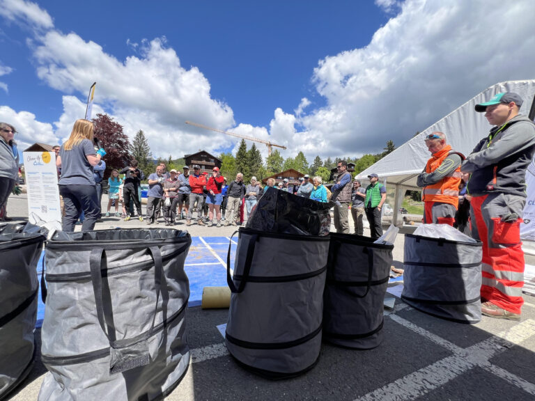 අපූරු දවසක්: හිම දිය වූ කඳු පිරිසිදු කිරීම – සුනන්ද දේශප්‍රිය