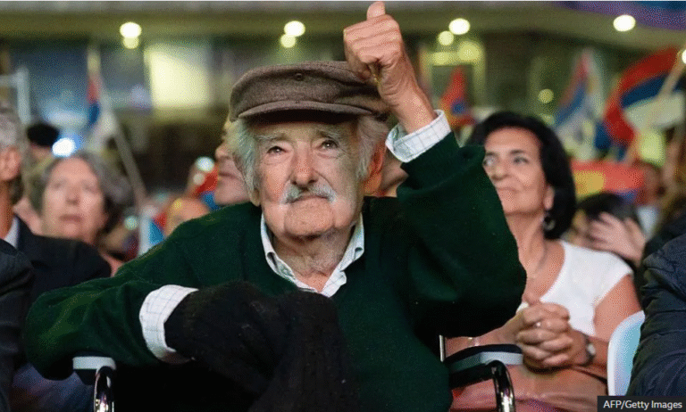 ගෙරිල්ලා නායකයෙක් සහ “ලොව දුප්පත්ම” ජනපති වූ උරුගුවෙහි පෙපේ සමුදෙයි!