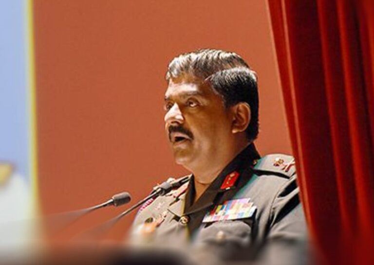 යුද හමුදාපතිට එරෙහිව නැවතත් මඩ ප්‍රහාරයක්