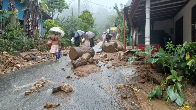 තත්ව යාවත්කාලීන වාර්තාව: අනතුරට ලක්වූ පවුල්: 309,607, මරණ 334, අතුරුදහන් වූවන් 370